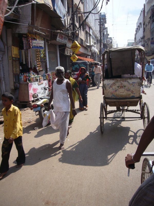 Travel - India - Varanasi - Narrow Backstreets